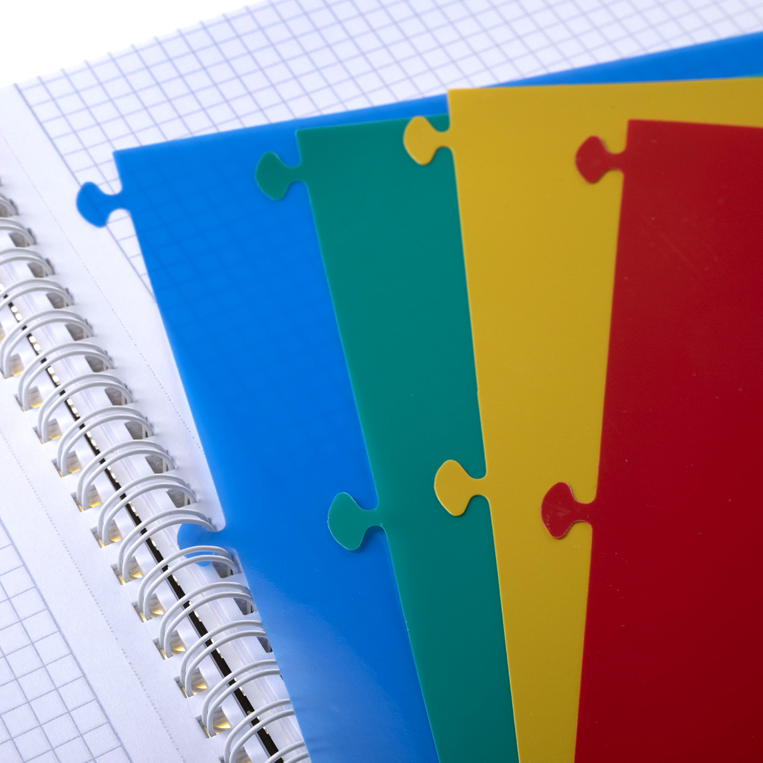 Тетрадь 96л А4ф клетка Пластиковая обложка на гребне LINE NEON 4 цв. разделителя с линейкой Оранжевая  в индив.упак.