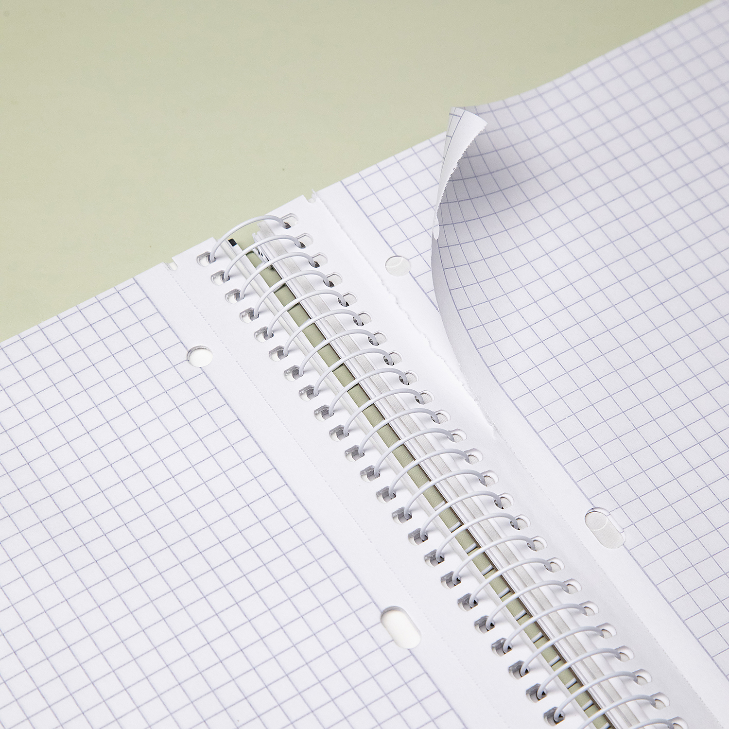 Тетрадь с твердой обложкой 120л А4ф на спирали 4 цв. разделителя Многоуров.перфорация ламинац.SOFT-TOUCH-CarbonStyle-  в индив.упак.